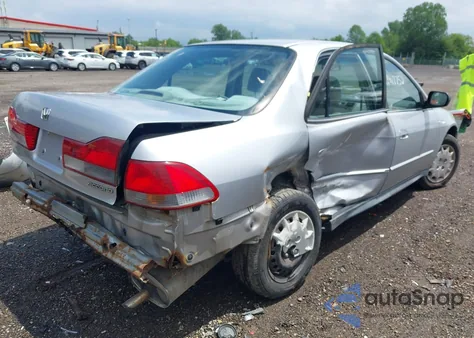 2002 Honda Accord 2.3 Lx из США, поврежденный, VIN 3HGCG56492G706612